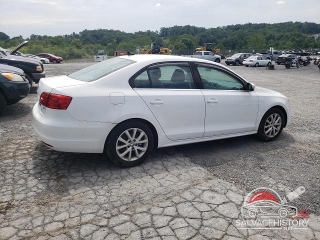 3VWB17AJ4EM368088 2014 VOLKSWAGEN JETTA photo no. 3