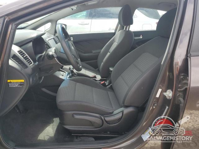 3KPFL4A72JE199047 2018 KIA FORTE photo no. 7