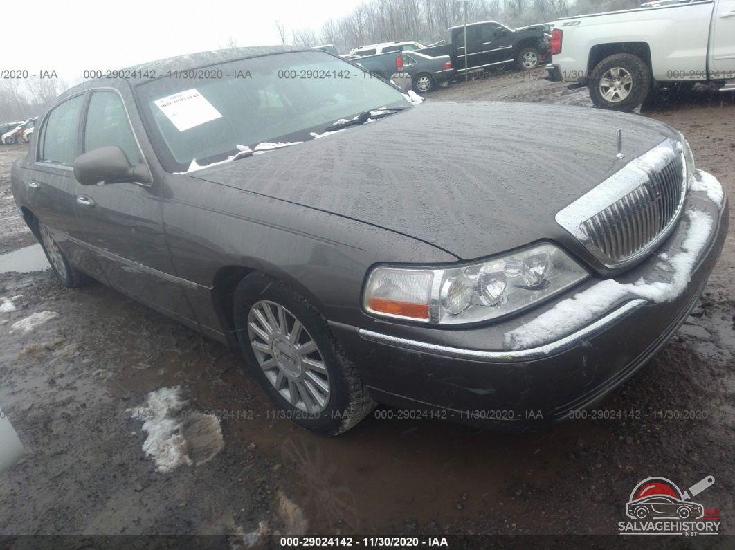 1LNHM81W54Y627093 2004 LINCOLN TOWN CAR photo no. 9