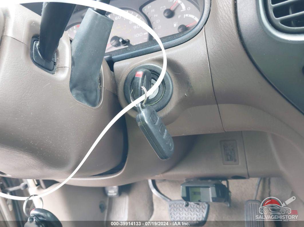 5TDBT44A32S090464 2002 TOYOTA SEQUOIA photo no. 11