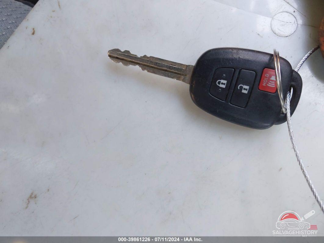 JTDKDTB35F1093056 2015 TOYOTA PRIUS C photo no. 11