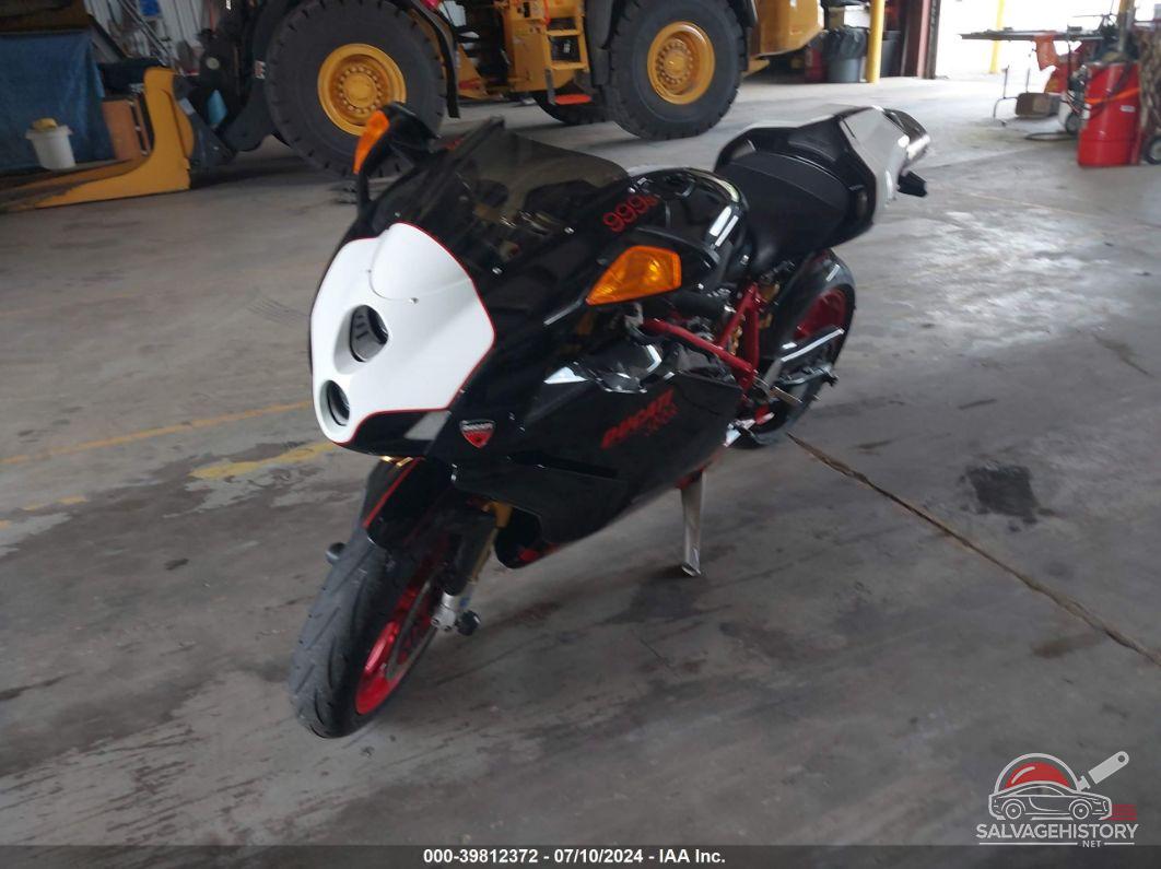 ZDM1UB5V15B012022 2005 DUCATI 999 photo no. 2