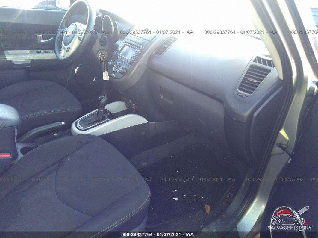 KNDJT2A6XC7365209 2012 KIA SOUL photo no. 5