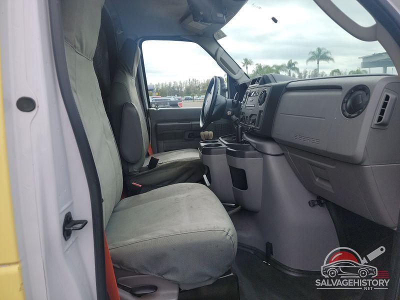 1FDXE4FS4HDC68629 2017 FORD E-450 CUTAWAY photo no. 17