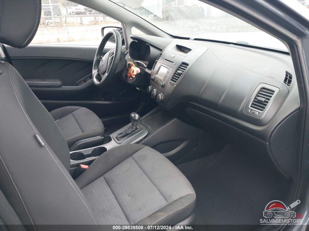 KNAFX4A67G5549110 2016 KIA FORTE photo no. 5