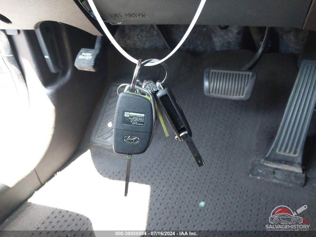 5XYZT3LB8GG359257 2016 HYUNDAI SANTA FE SPORT photo no. 11