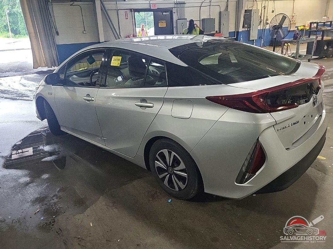 JTDKARFP5H3058985 2017 TOYOTA PRIUS PRIME photo no. 9