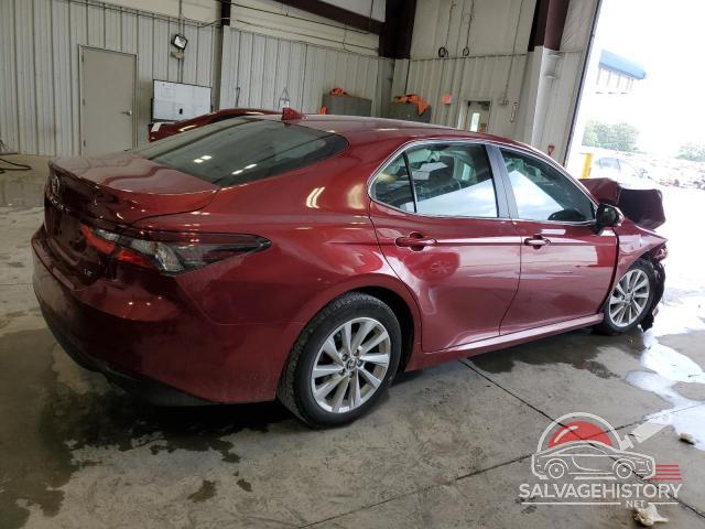 4T1R11AK6NU640056 2022 TOYOTA CAMRY photo no. 3