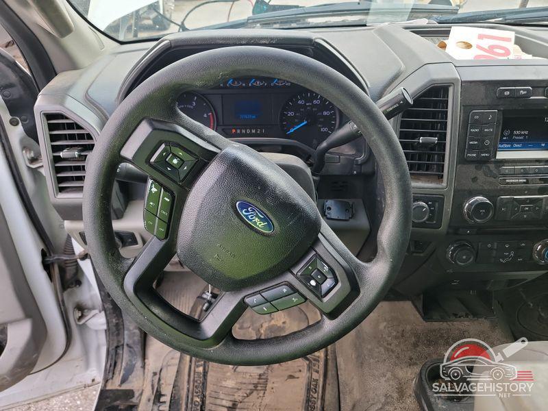 1FDRF3HT3HEB61815 2017 FORD F-350 CHASSIS photo no. 2
