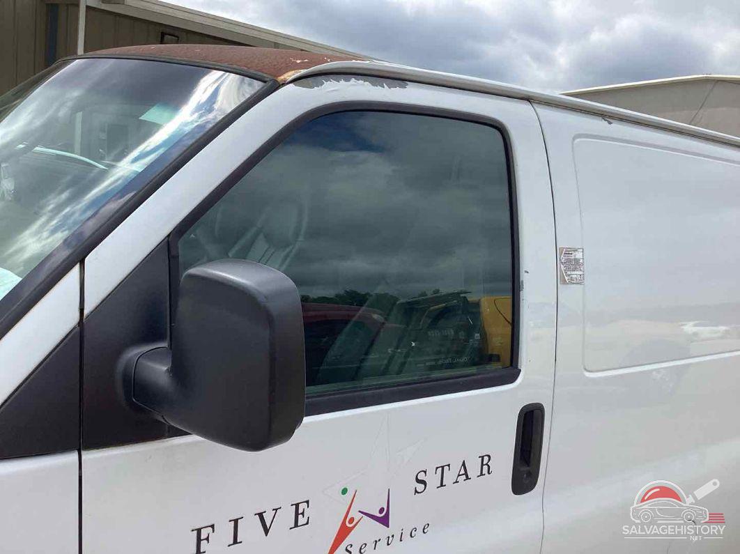 1GCFG15X171109993 2007 CHEVROLET EXPRESS G1500 photo no. 4