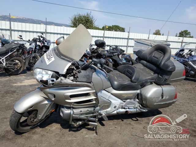 1HFSC47003A202175 2003 HONDA GL CYCLE photo no. 3