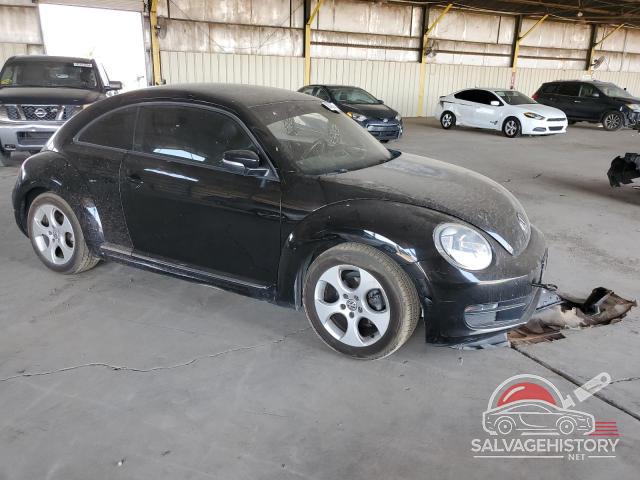 3VWJP7AT3DM685144 2013 VOLKSWAGEN BEETLE photo no. 4