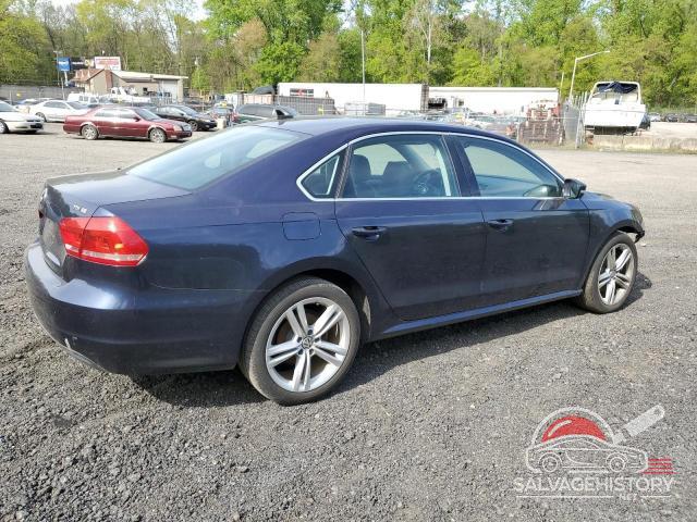 1VWBV7A35FC030370 2015 VOLKSWAGEN PASSAT photo no. 3