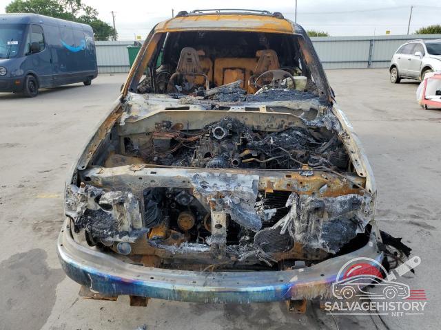 1FMRU1560YLC19416 2000 FORD EXPEDITION photo no. 5