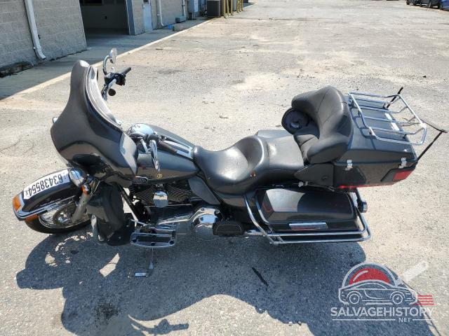 1HD1FC4169Y610019 2009 HARLEY-DAVIDSON FL photo no. 3