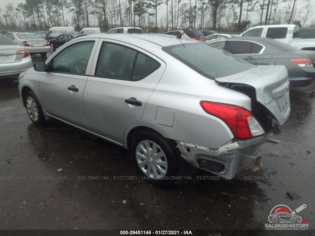 3N1CN7AP1JL861150 2018 NISSAN VERSA SEDAN photo no. 3