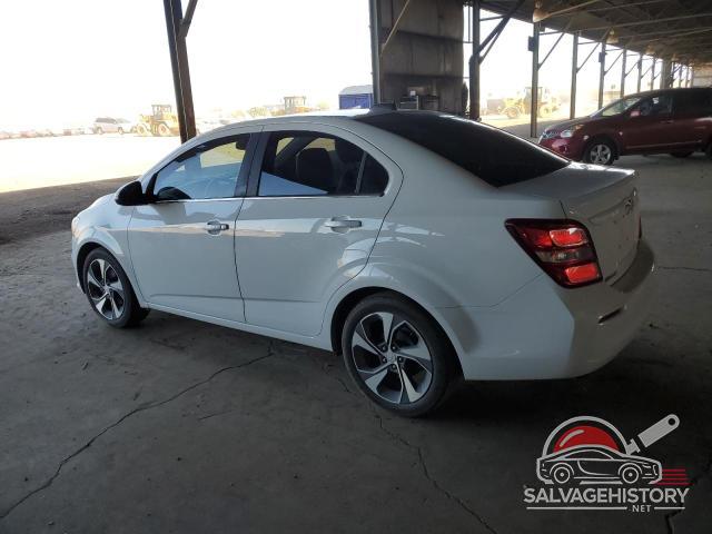 1G1JF5SB9K4123153 2019 CHEVROLET SONIC photo no. 2