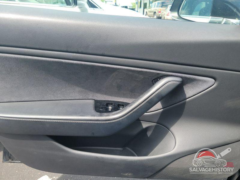 5YJ3E1EB4KF193434 2019 TESLA MODEL 3 photo no. 4