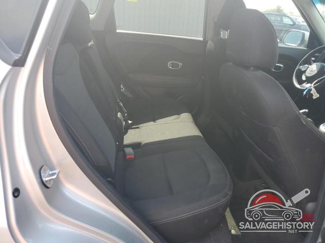 KNDJP3A59H7482224 2017 KIA SOUL photo no. 10