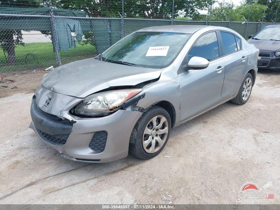 JM1BL1TF0D1814865 2013 MAZDA MAZDA3 photo no. 2