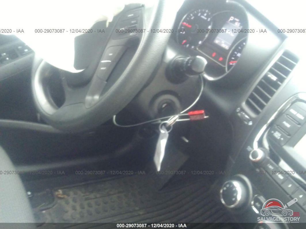 3KPFK4A71JE242005 2018 KIA FORTE photo no. 11