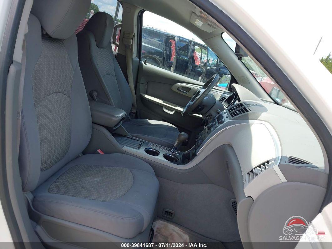 1GNKRFED6BJ415566 2011 CHEVROLET TRAVERSE photo no. 5
