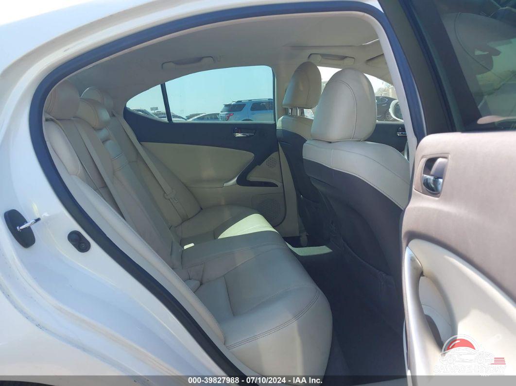 JTHBF5C29A5124384 2010 LEXUS IS 250 photo no. 8