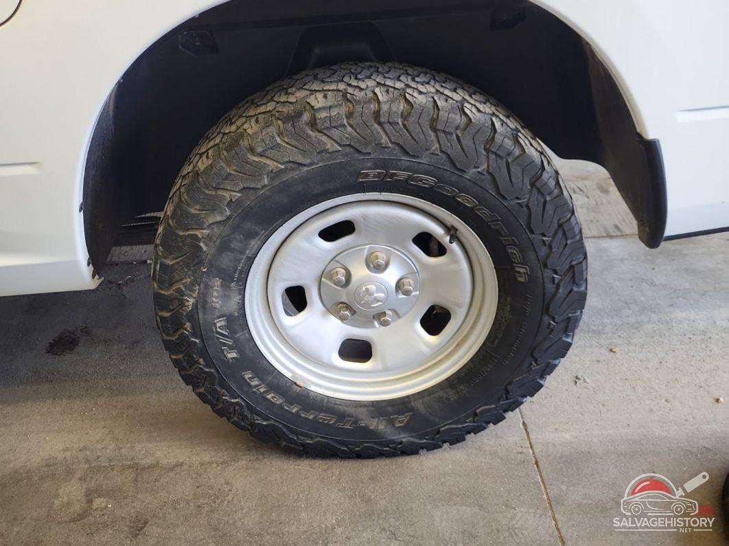 1C6RR7ST3KS599732 2019 RAM 1500 CLASSIC photo no. 2