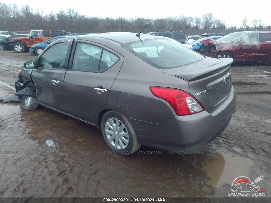 3N1CN7AP1HK457586 2017 NISSAN VERSA SEDAN photo no. 3