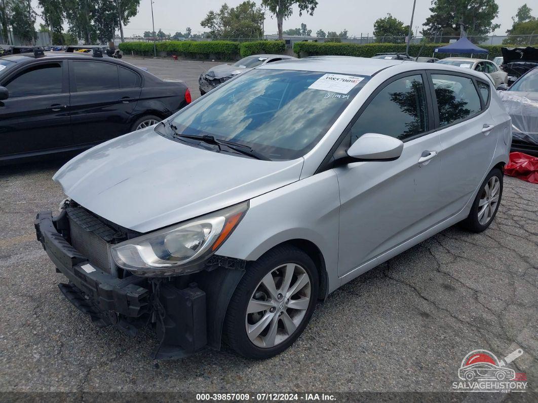 KMHCU5AE0CU052181 2012 HYUNDAI ACCENT photo no. 2