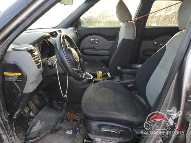 KNDJN2A25F7235009 2015 KIA SOUL photo no. 7