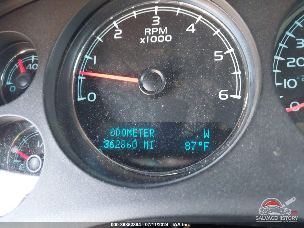 1GNSCJE03BR102705 2011 CHEVROLET SUBURBAN 1500 photo no. 7
