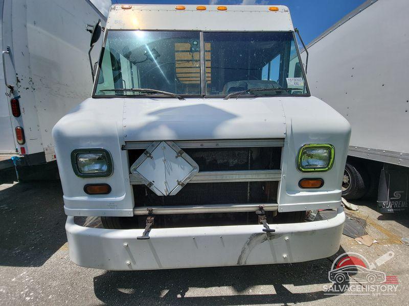 4UZAANBW46CW06906 2006 FREIGHTLINER CHASSIS photo no. 8