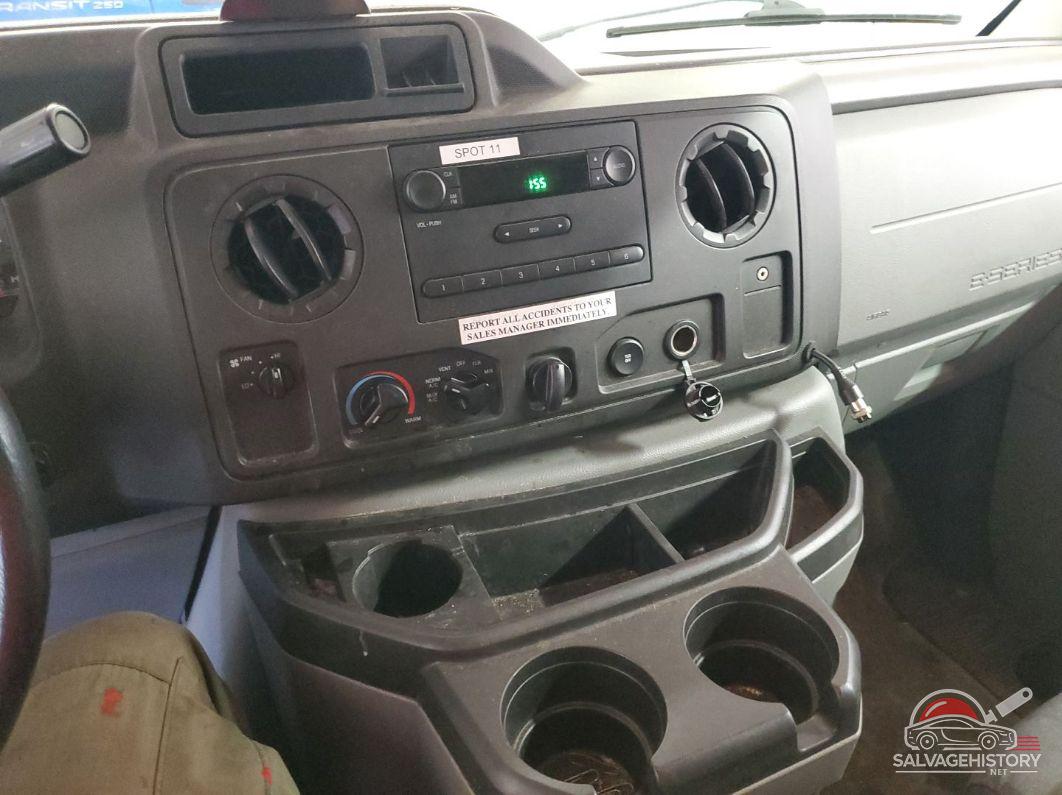1FDXE4FS5KDC07720 2019 FORD ECONOLINE photo no. 5