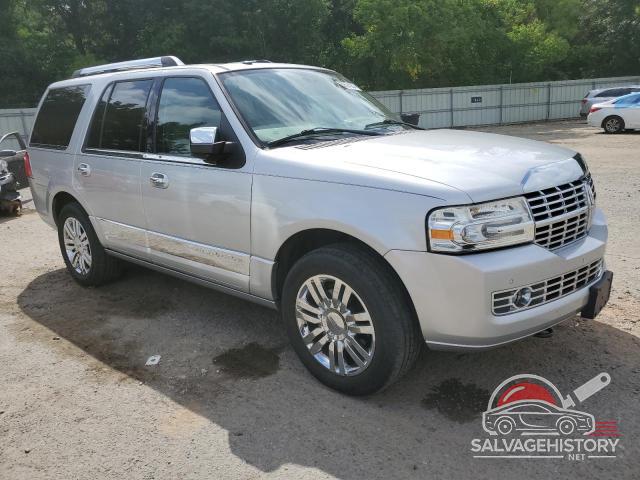 5LMJJ2H5XAEJ00472 2010 LINCOLN NAVIGATOR photo no. 4