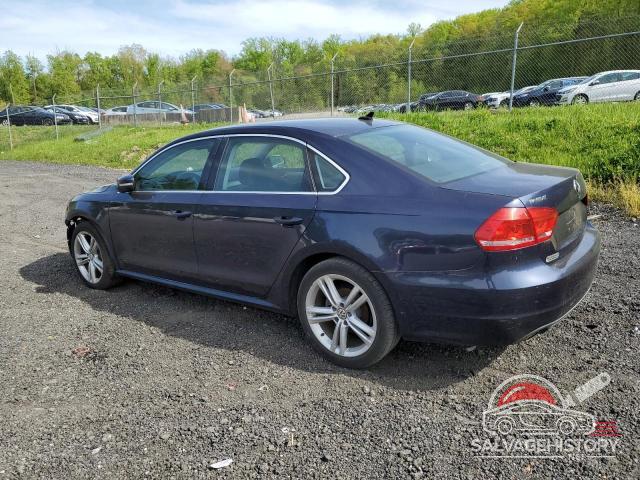 1VWBV7A35FC030370 2015 VOLKSWAGEN PASSAT photo no. 2