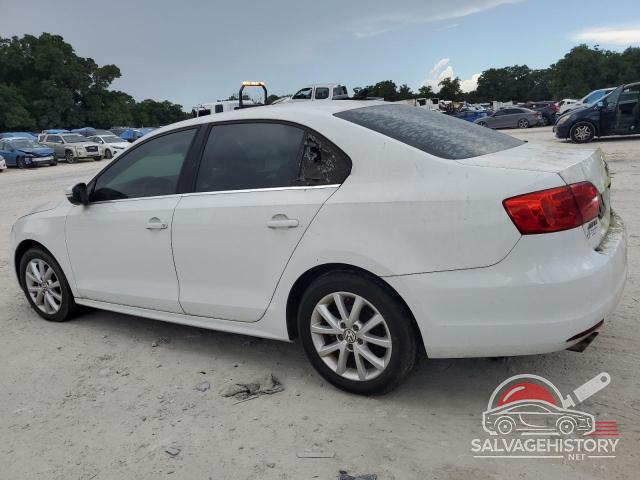 3VWD17AJ3EM407780 2014 VOLKSWAGEN JETTA photo no. 2