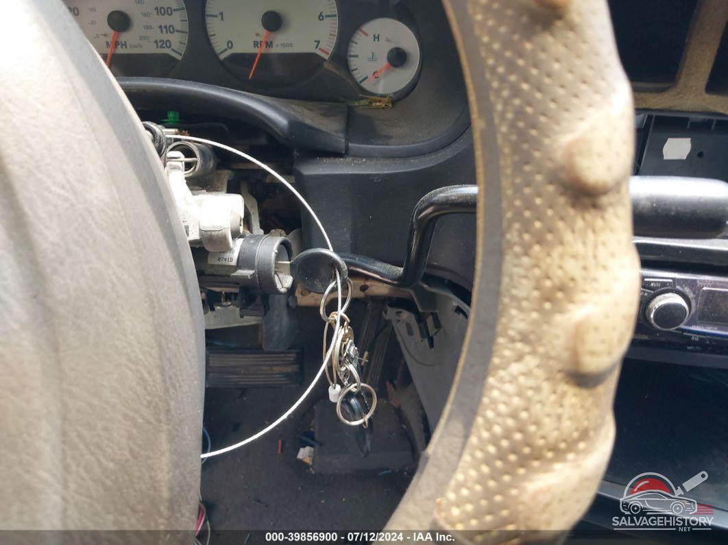 2B4GP74L81R338449 2001 DODGE GRAND CARAVAN photo no. 11