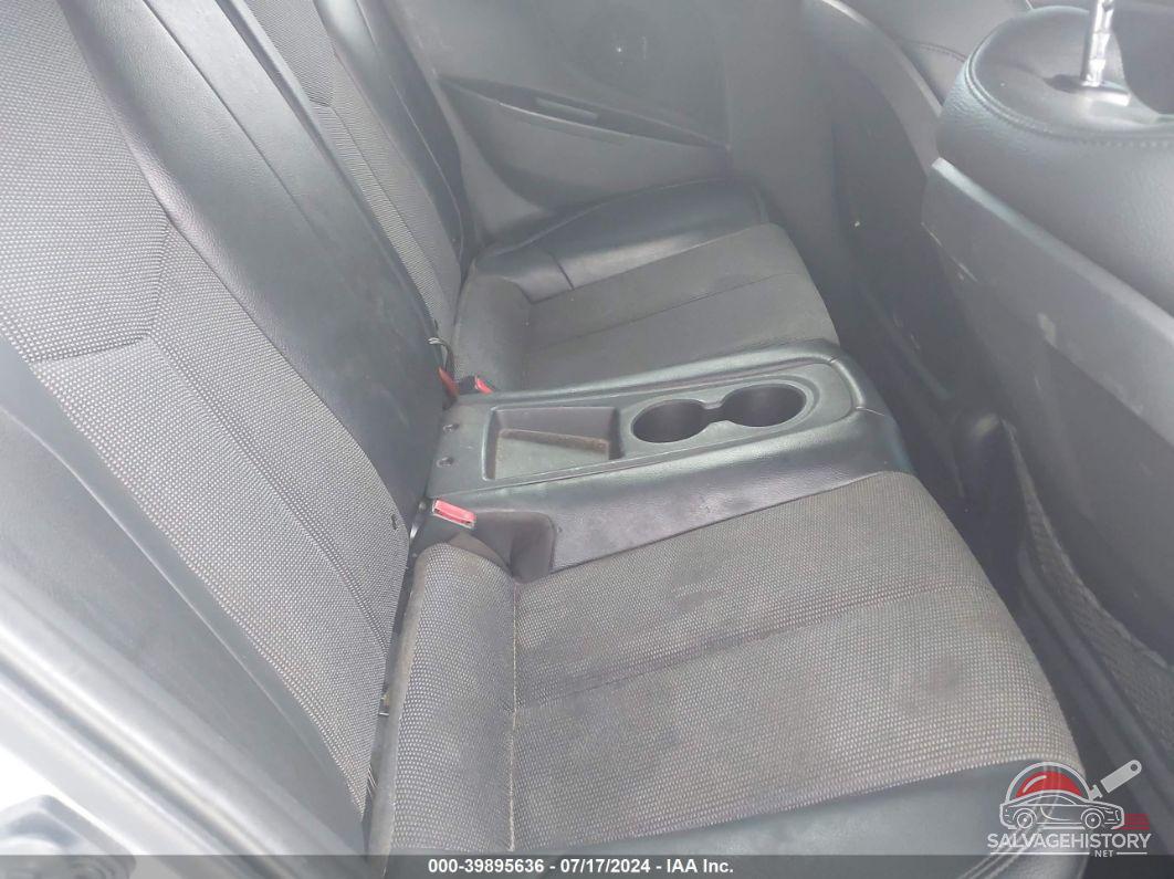 KMHTC6AD1CU075565 2012 HYUNDAI VELOSTER photo no. 8