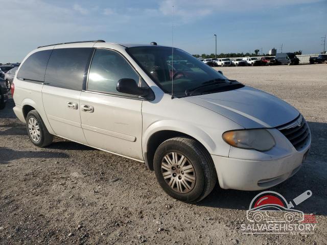 2C4GP44R05R440162 2005 CHRYSLER MINIVAN photo no. 4