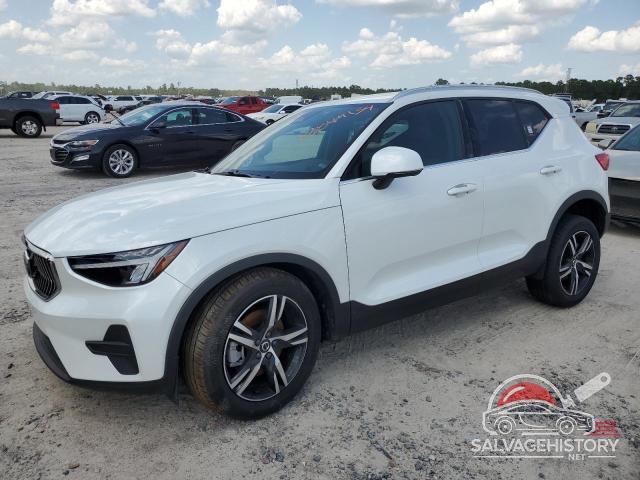 YV4L12UK8R2304645 2024 VOLVO XC40 CORE photo no. 1