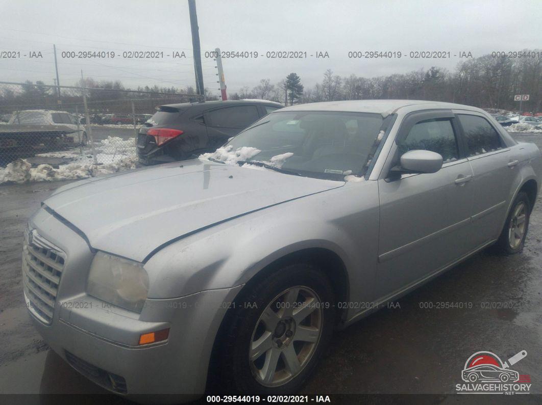 2C3JA53G25H561668 2005 CHRYSLER 300 photo no. 2