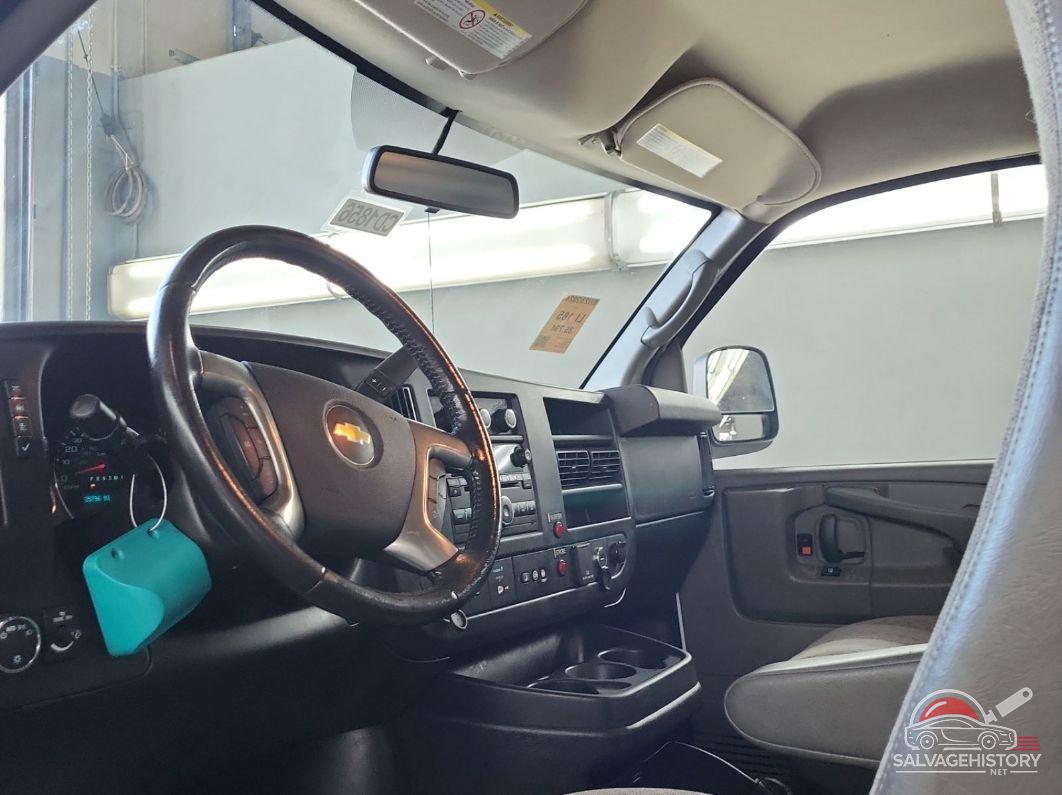 1GCWGFCB3F1151049 2015 CHEVROLET EXPRESS G2500 photo no. 3