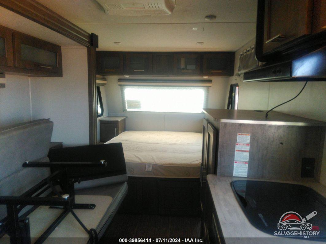 4X4TRPV17KR201156 2019 FOREST RIVER CT photo no. 8