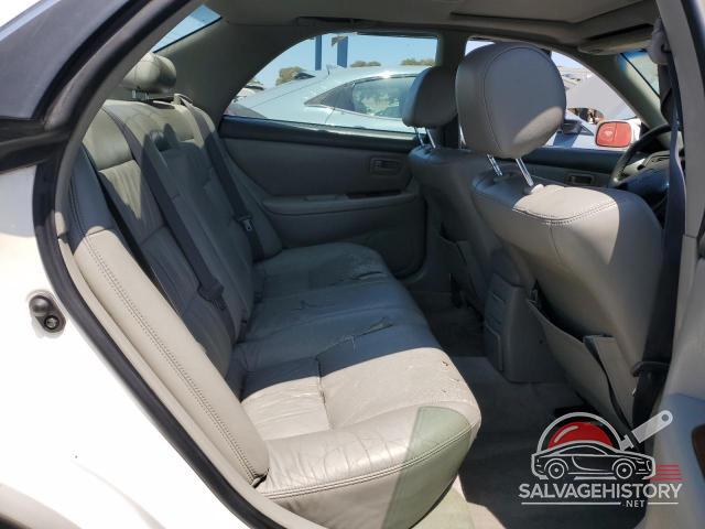 JT8BF28G8X0221066 1999 LEXUS ES300 photo no. 10