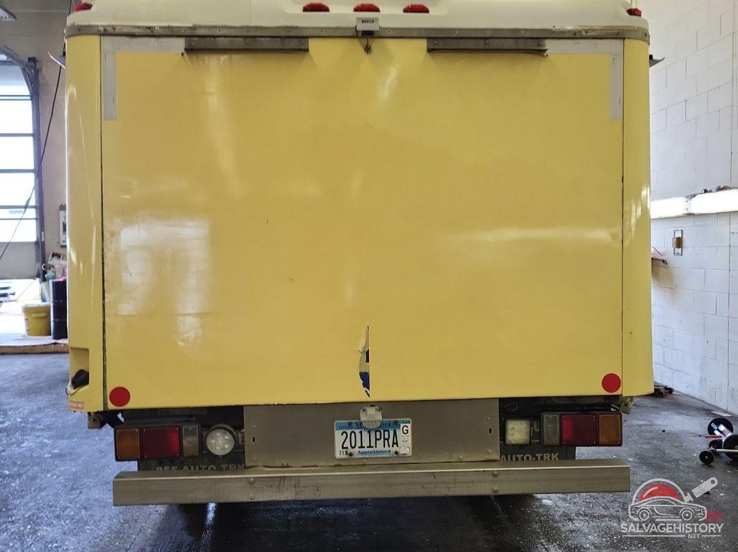 54DC4W1C1HS801268 2017 ISUZU NPR HD GAS REG photo no. 2