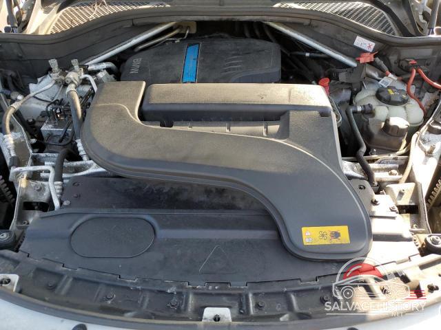 5UXKT0C5XJ0V99514 2018 BMW X5 photo no. 12