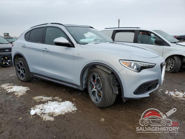 ZASPAKBN1N7D39601 2022 ALFA ROMEO STELVIO photo no. 4