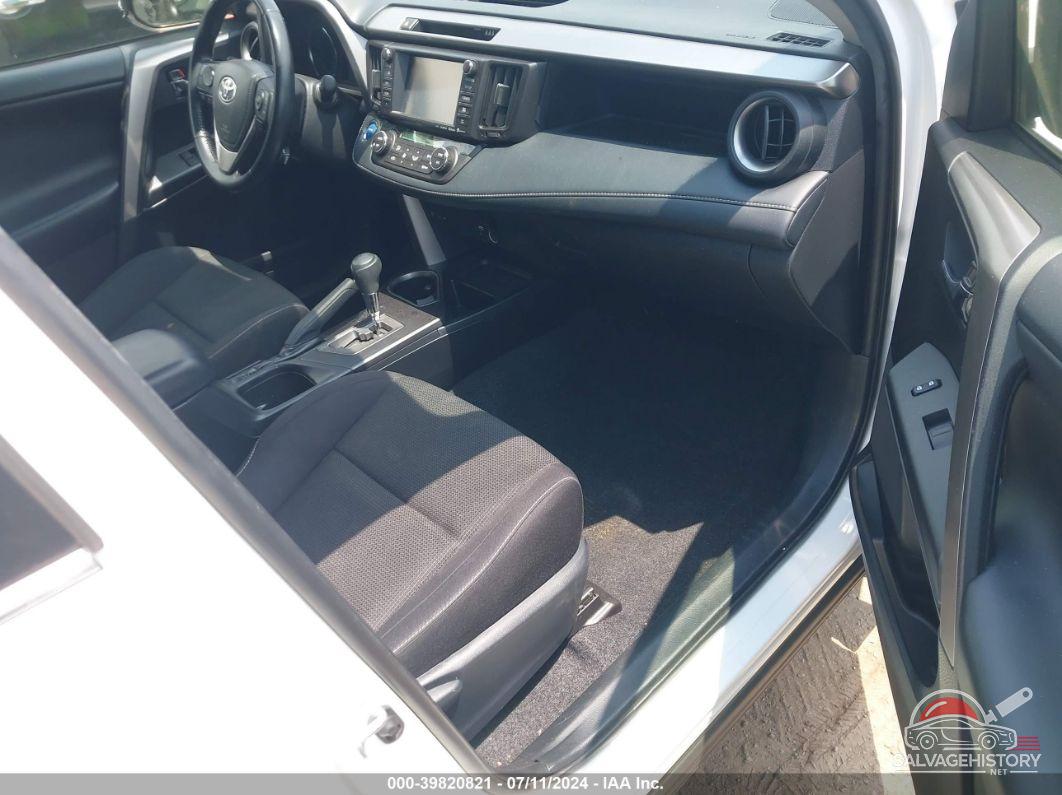 JTMRJREV2JD240321 2018 TOYOTA RAV4 HYBRID photo no. 5