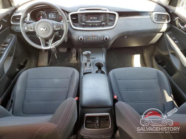 5XYPGDA30HG262066 2017 KIA SORENTO photo no. 8